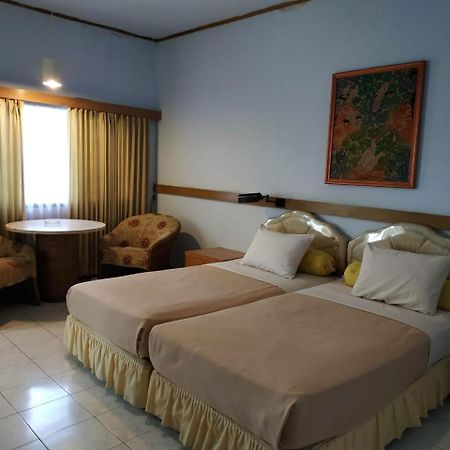 Hotel Menara Malang Eksteriør billede