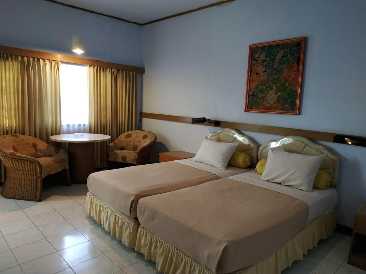 Hotel Menara Malang Eksteriør billede