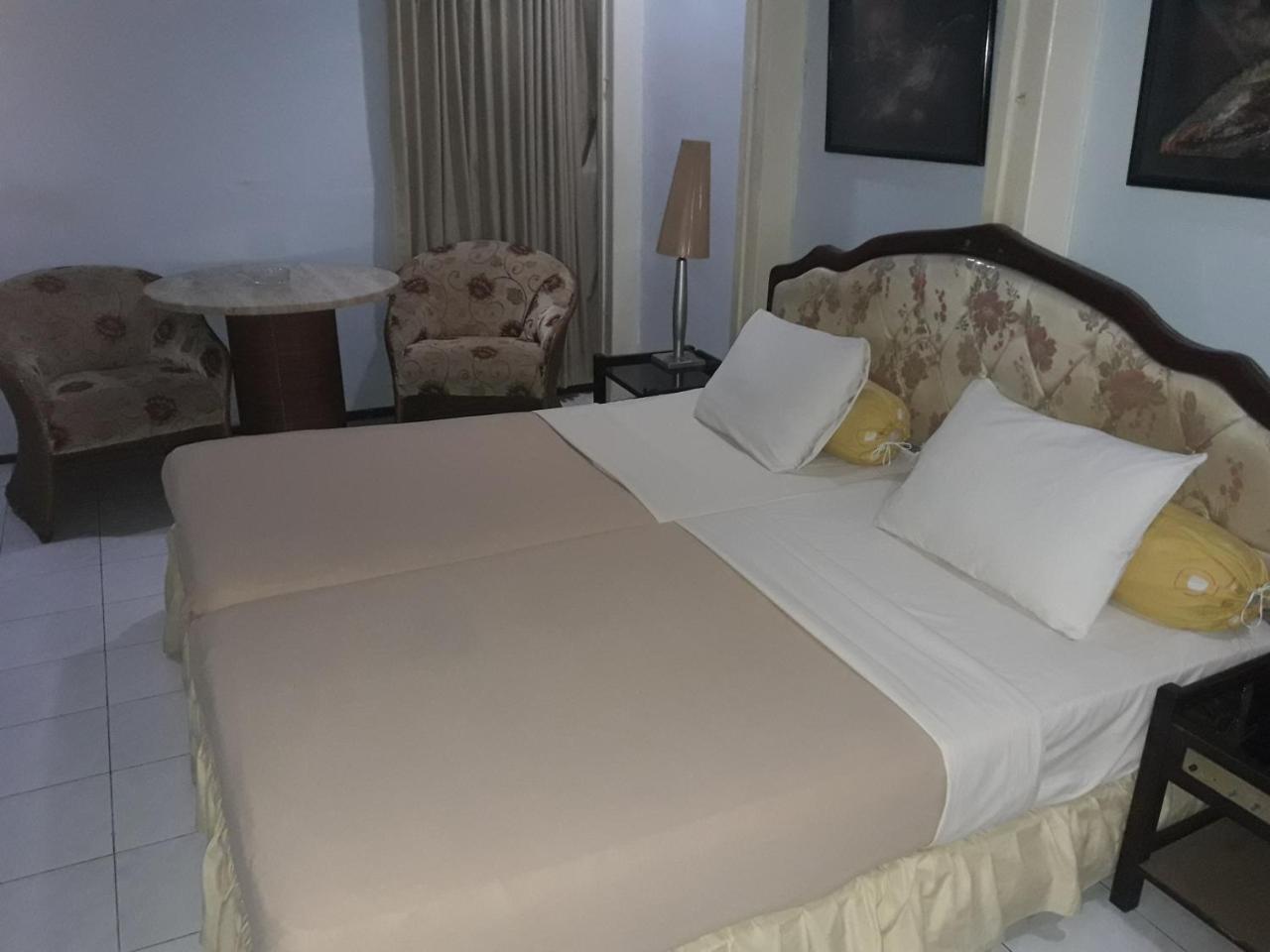 Hotel Menara Malang Eksteriør billede